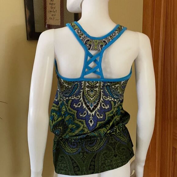 Athleta Polyester/Spandex Tank w/Built In Bra - Picture 3 of 6